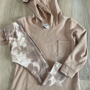 Jax & Lennon matching outfit!